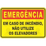Em caso de incêndio, não utilize os elevadores